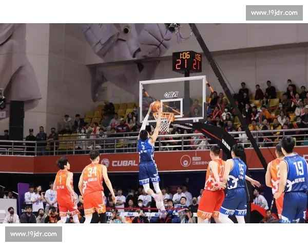 聚焦国家队篮球赛激烈对决 燃情赛场见证顶级球员的荣耀与拼搏 - 副本